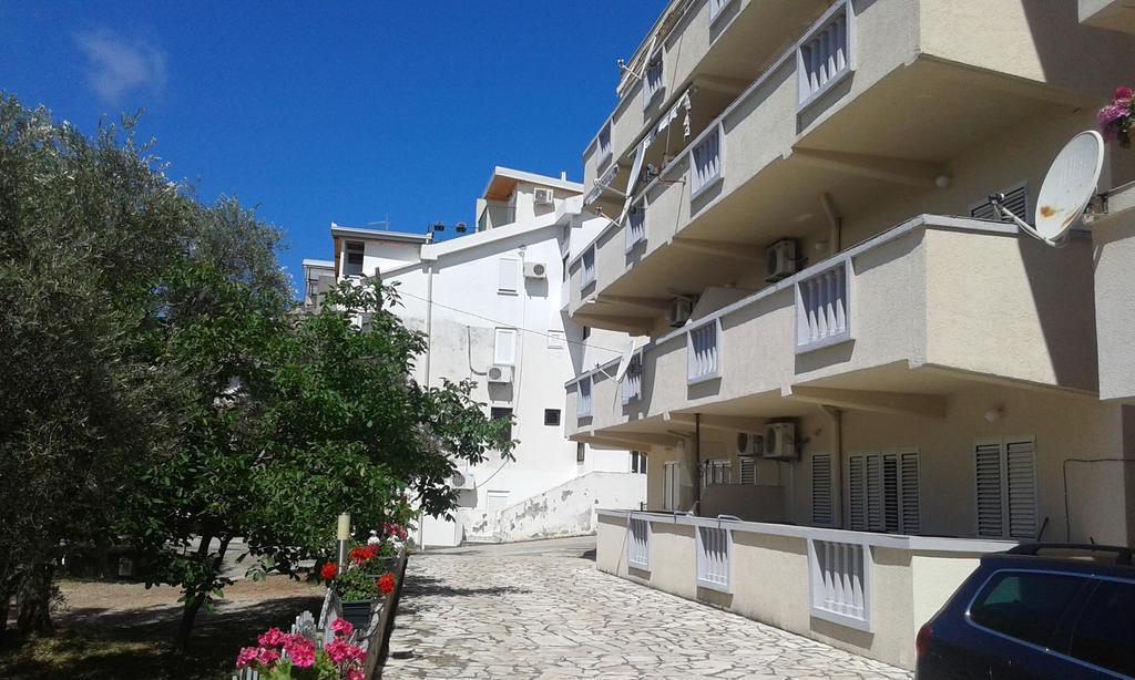Oro Apartments Petrovac Oda fotoğraf