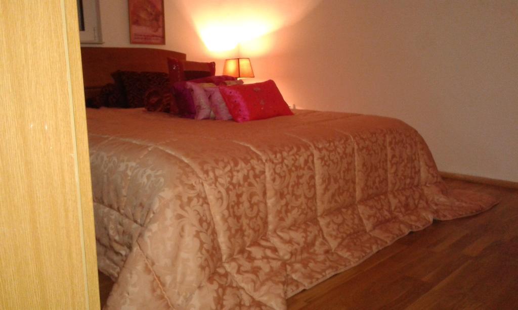 Oro Apartments Petrovac Oda fotoğraf