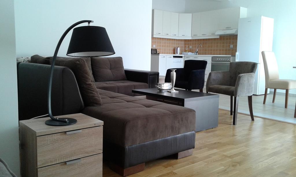 Oro Apartments Petrovac Oda fotoğraf